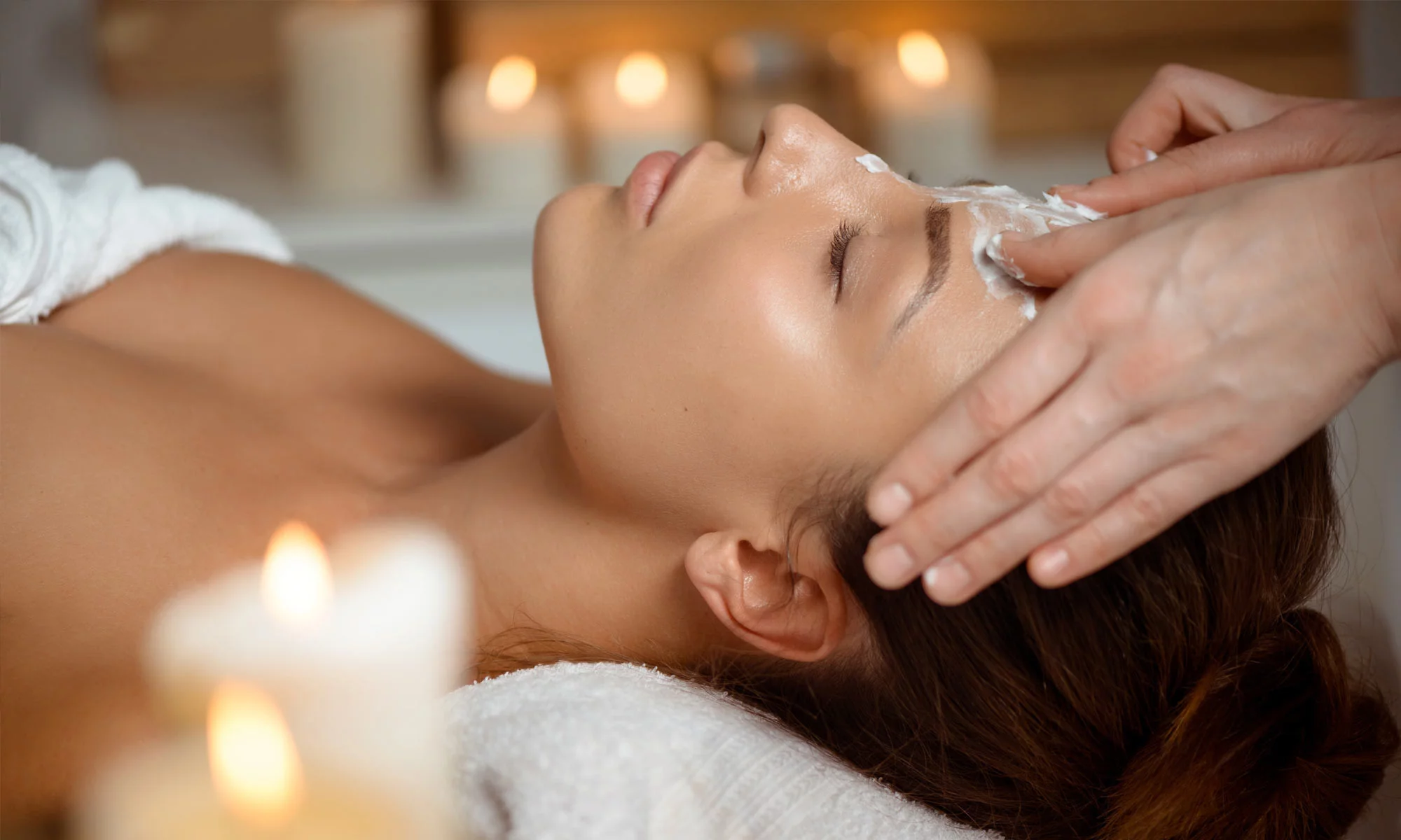 slide_desktop_1675698682_trattamenti-viso-1